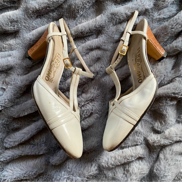 FERRAGAMO SLINGBACK PUMPS - Picture 7 of 10